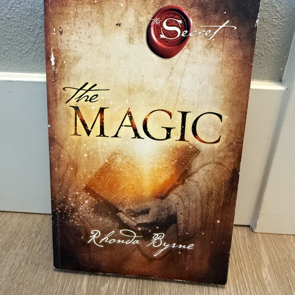 *free* The Magic Rhonda Byrne Book - Picture 1 of 2